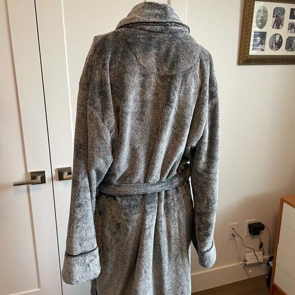 Daniel Buchler Shawl Collar Plush Tie Waist Polyester Robe Charcoal L/XL NWT - Picture 7 of 16